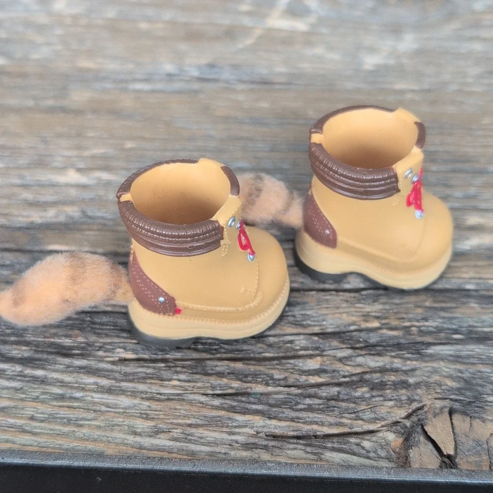 Hiking Boots with Raccoon Tail For Dolls - Picture 4 of 7